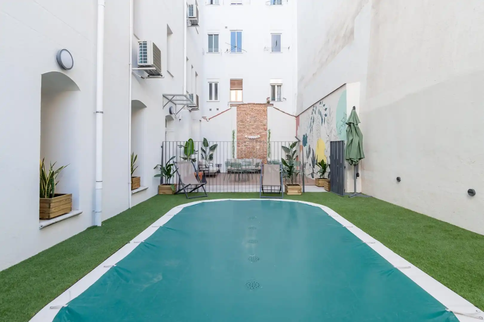 Swimming pool of Apartments for rent in Madrid  with Air Conditioner, Heating and Terrace