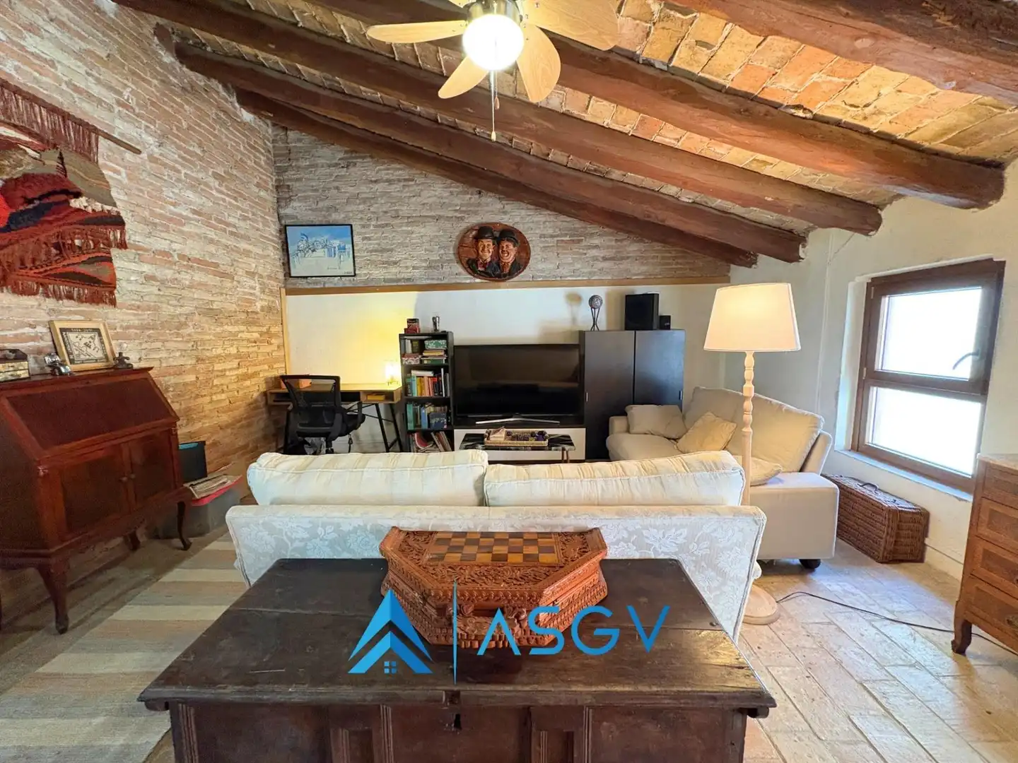 Sala de estar de Casa o chalet en venta en Torrelavit con Calefacción, Terraza y Balcón