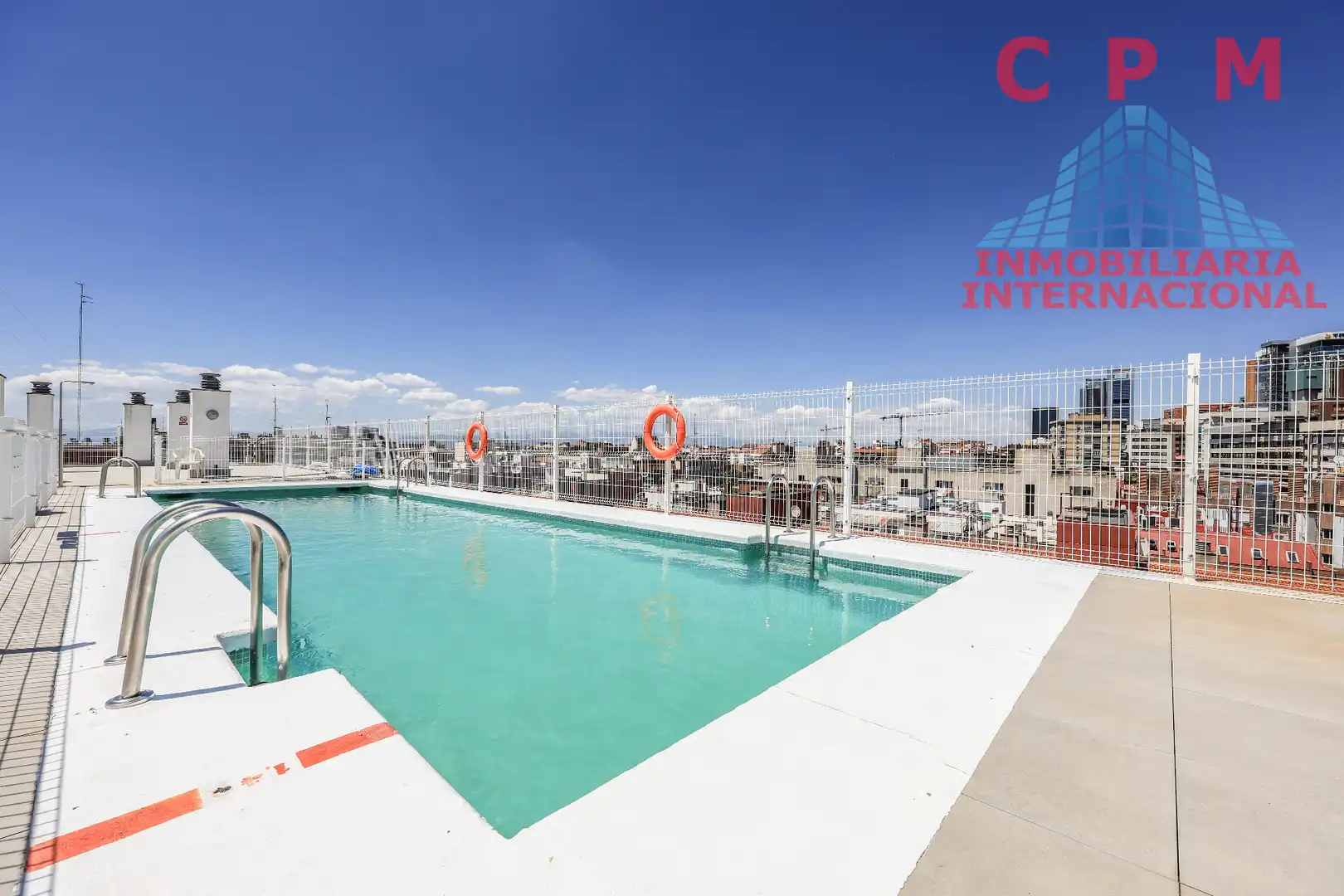 Schwimmbecken von Wohnung zur Miete in Madrid mit Klimaanlage, Heizung und Parkett