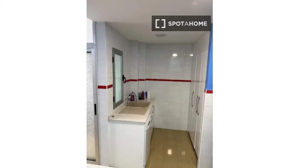 Bathroom of Apartments for share in Benavites  with Air Conditioner, Terrace and Furnished