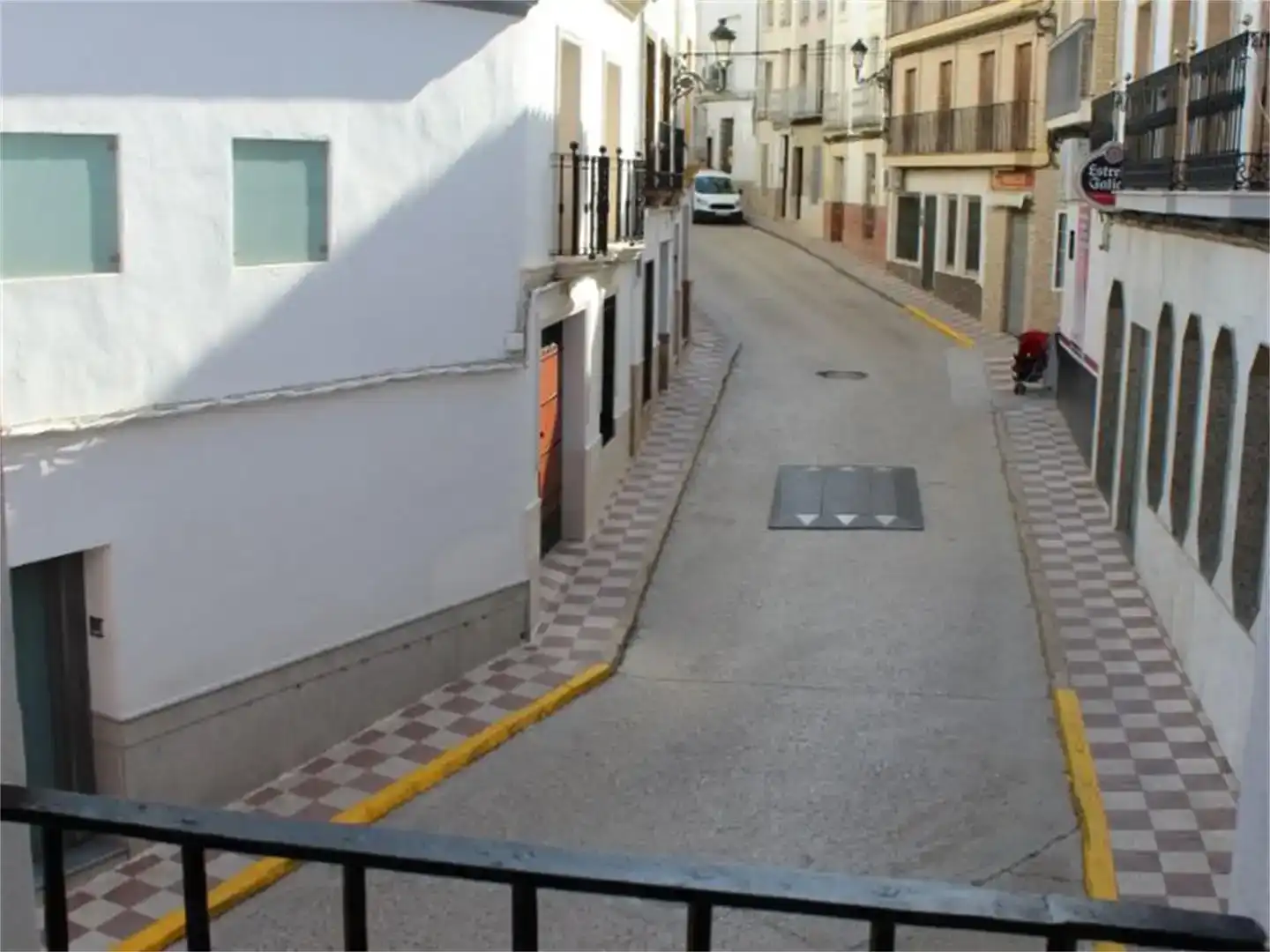 Vista exterior de Pis en venda en Fernán-Núñez amb Aire condicionat