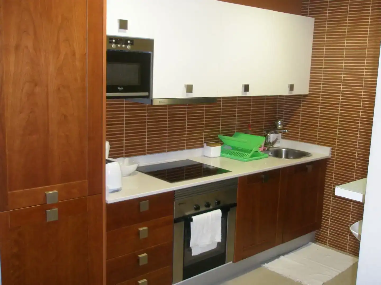 Cuina de Apartament de lloguer en Viveiro amb Jardí privat, Parquet i Traster