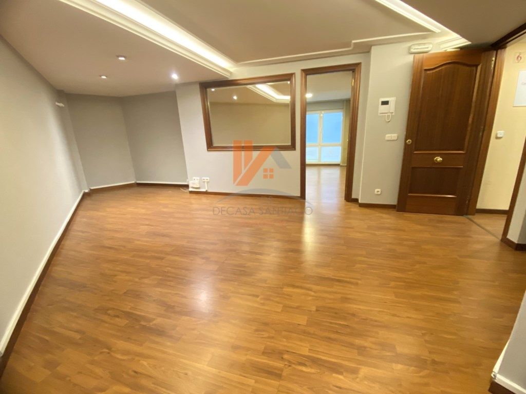 Office to rent in Santiago de Compostela 