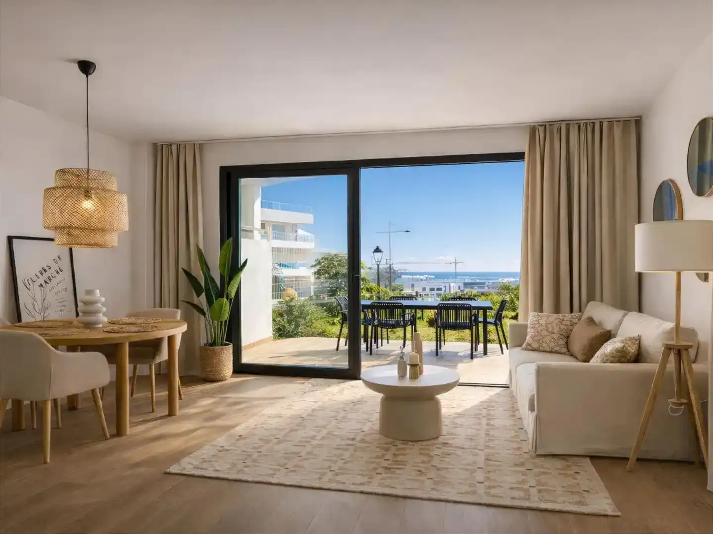 Sala d'estar de Pis en venda en Estepona amb Aire condicionat