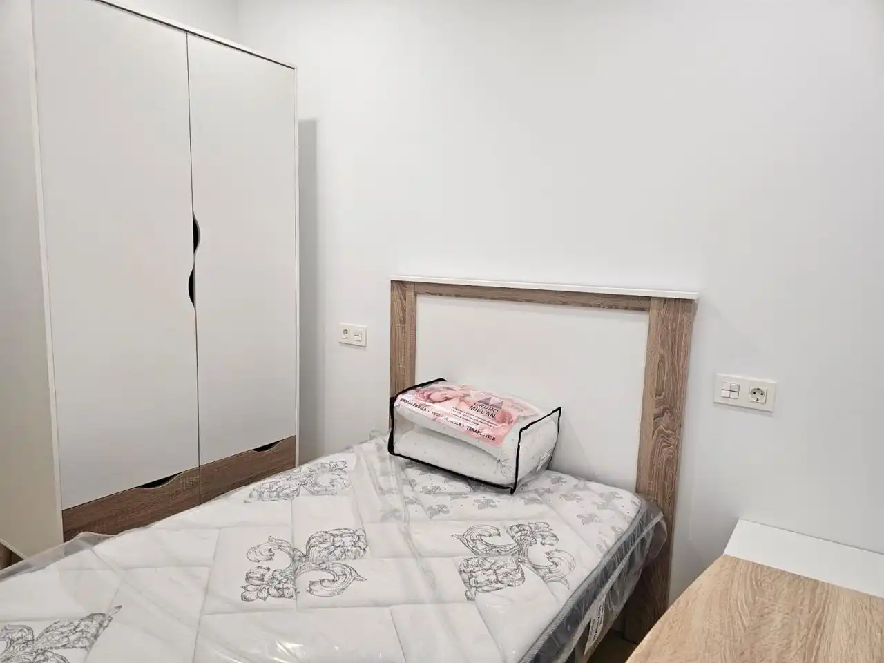 Habitación de Piso de alquiler en Almería con Aire acondicionado y Amueblado