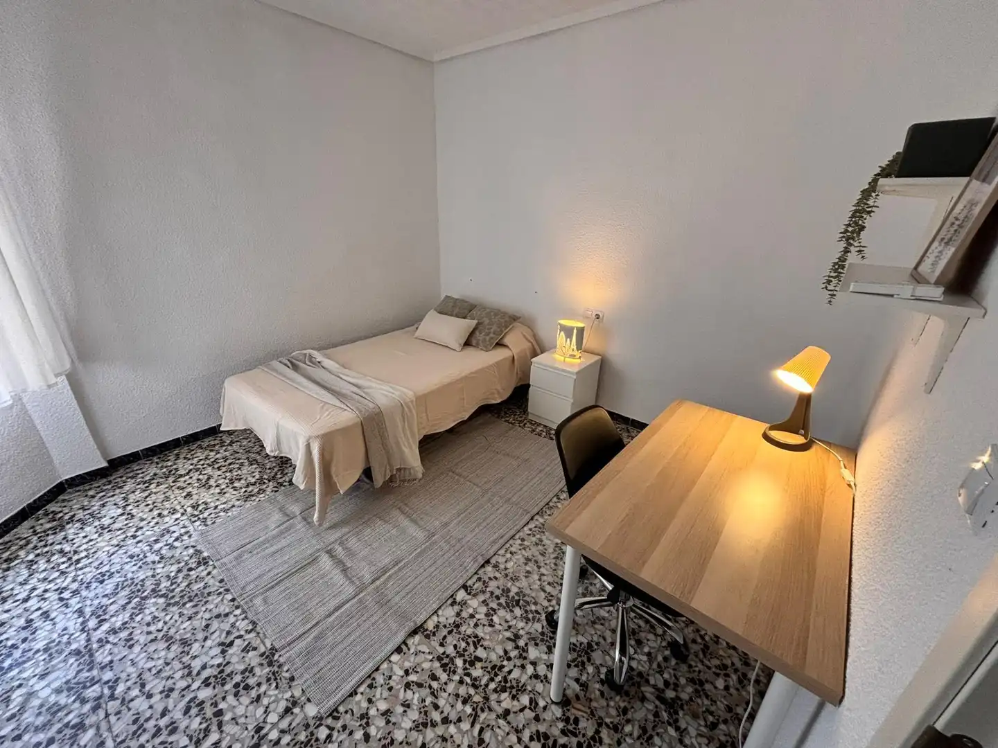 Bedroom of Flat for share in Elche / Elx  with Heating, Terrace and Furnished