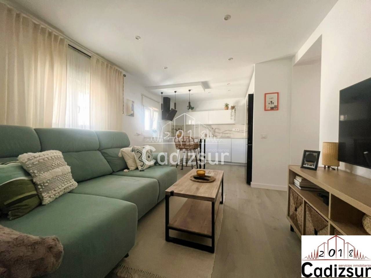 Sala d'estar de Pis en venda en  Cádiz Capital amb Aire condicionat i Moblat