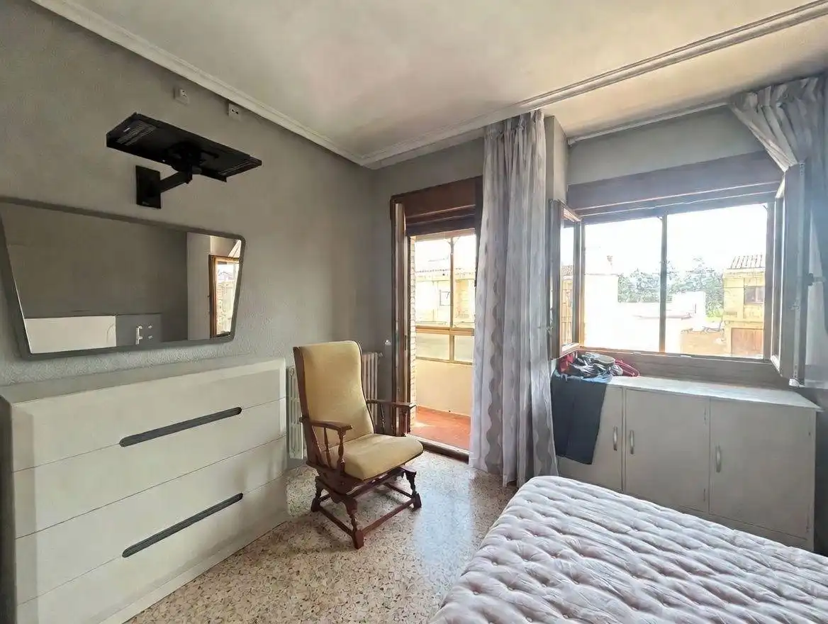 Dormitori de Casa adosada en venda en Cintruénigo amb Calefacció, Jardí privat i Terrassa