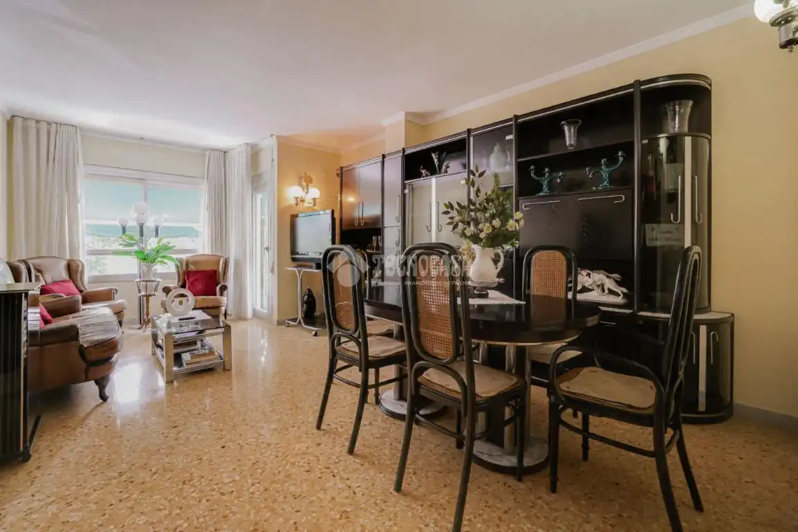Comedor de Piso en venta en Montcada i Reixac con Balcón