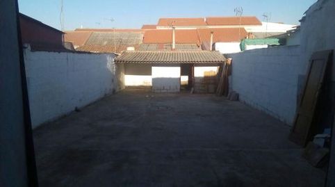 Gran Cochera en el distrito del cerro en Peñarroya-Pueblonuevo provincia de Córdoba con una superficie de 180 m2 antes casa , disp