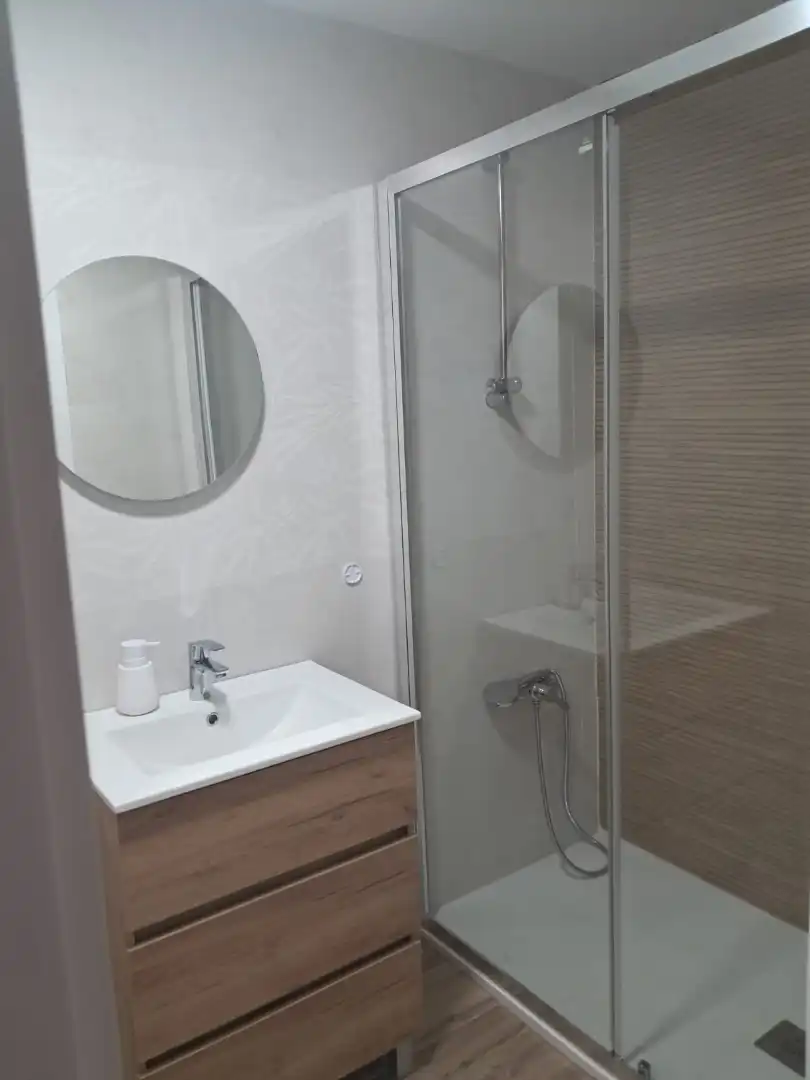 Bany de Apartament de lloguer en Torrox amb Aire condicionat, Calefacció i Terrassa