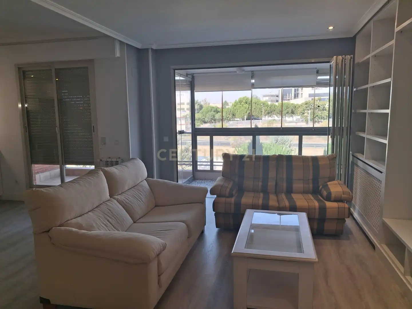 Sala d'estar de Dúplex de lloguer en Pozuelo de Alarcón amb Aire condicionat, Forn i Rentadora