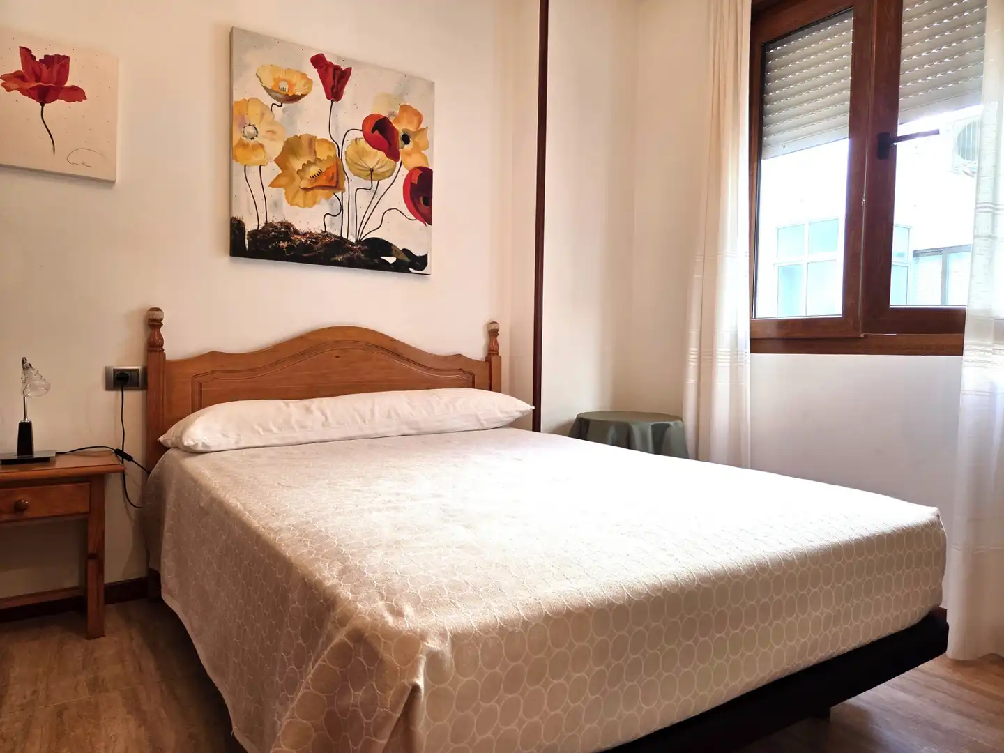 Schlafzimmer von Wohnungen zur Miete in Sanxenxo mit Terrasse, Möbliert und Ofen