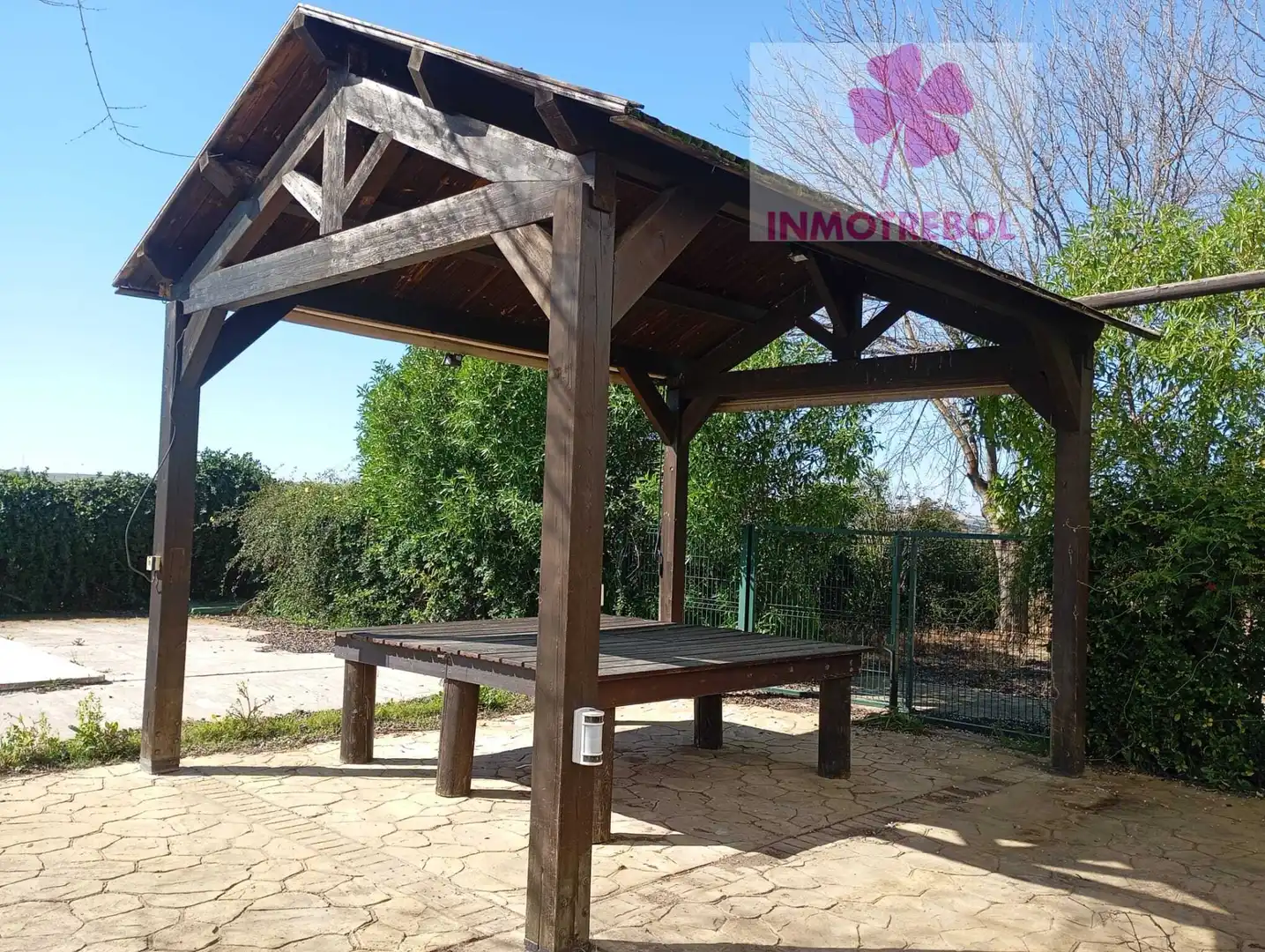 Terrassa de Casa o xalet en venda en Carrión de los Céspedes amb Jardí privat, Parquet i Piscina