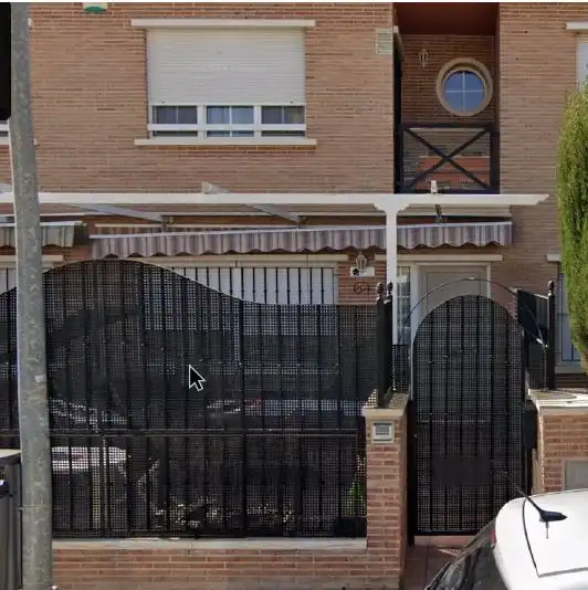 Terraced house with terrace for sale in Avenida de la Paz 67, imagen 2