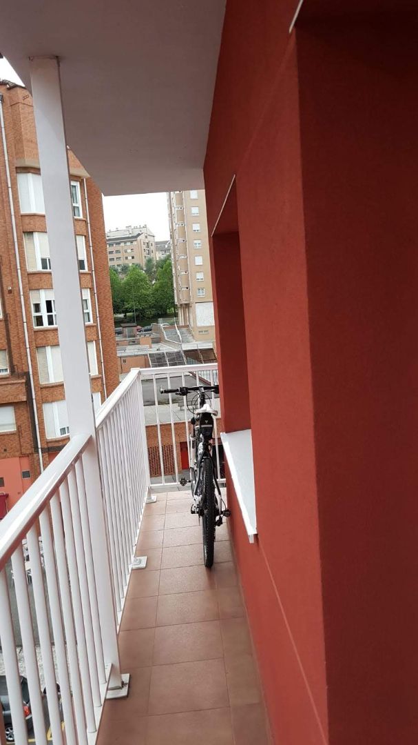 Terrassa de Pis en venda en Avilés amb Terrassa, Moblat i Forn