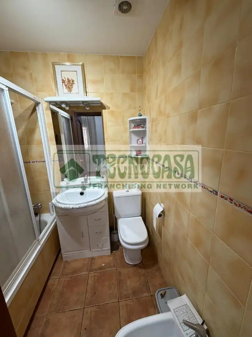 Bathroom of Flat for sale in Ronda