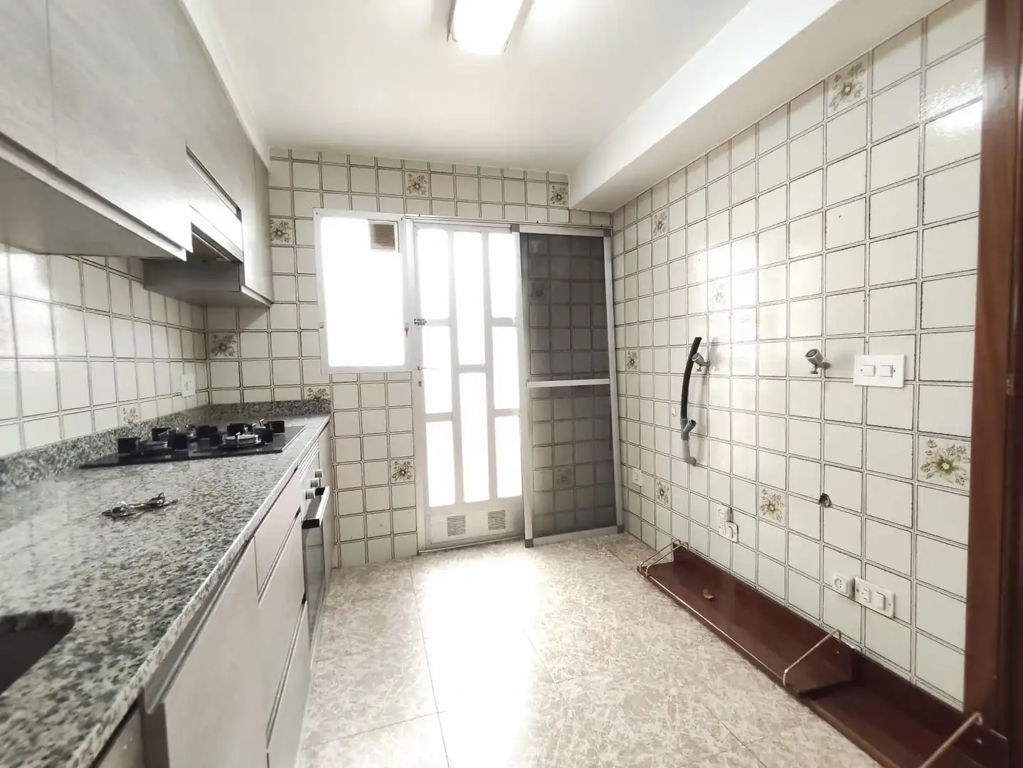 Kitchen of Flat for sale in Valencia  with Air Conditioner, Terrace and Balcony