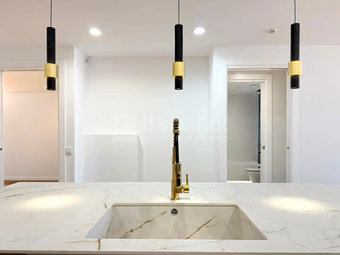 Badezimmer von Wohnung zum Verkauf in Vilanova i la Geltrú mit Klimaanlage, Parkett und Terrasse