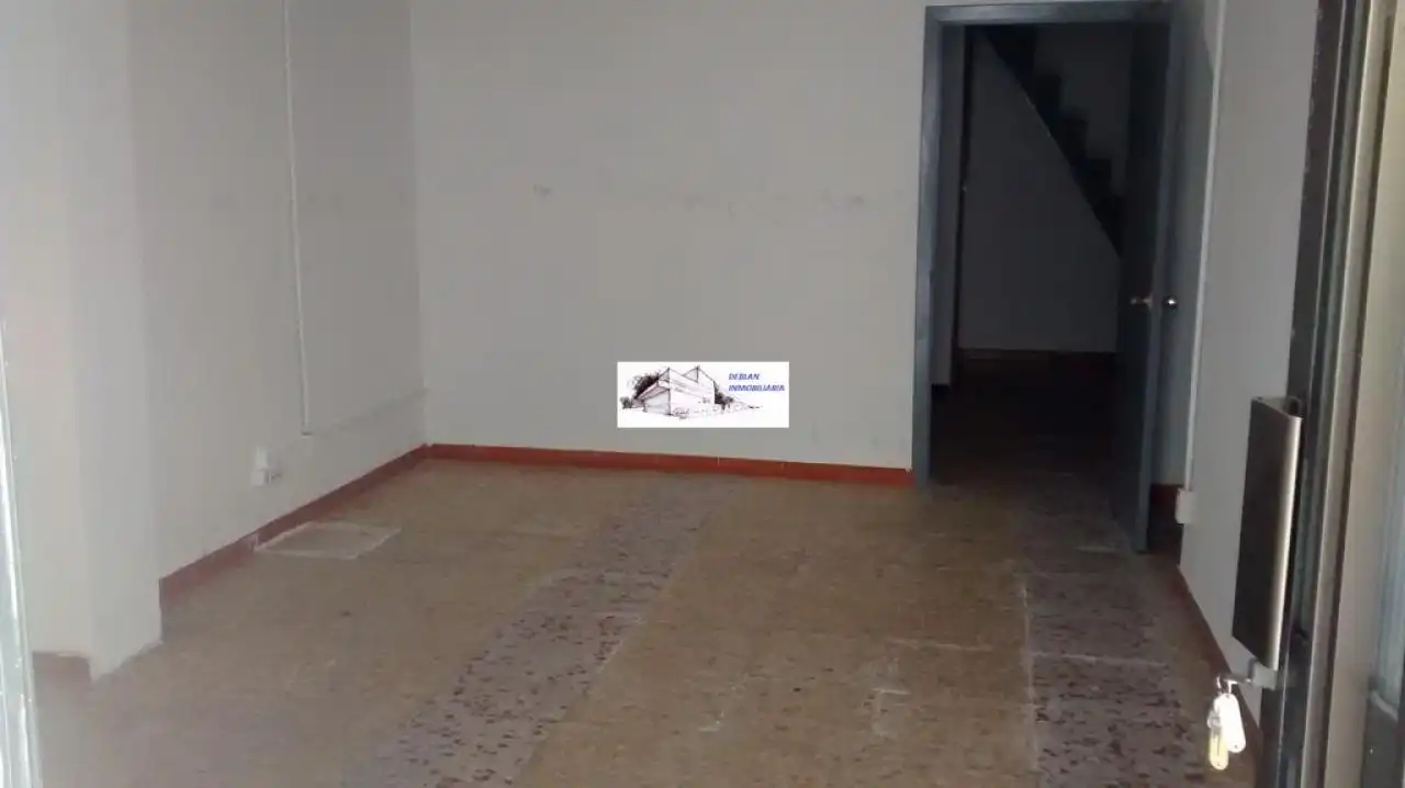 Local comercial en alquiler en Travesia Xoan