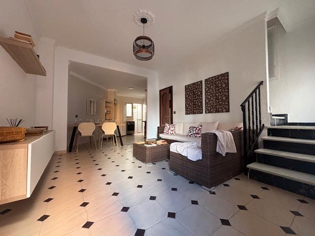 Foto 1 de Casa adosada en venda a Calle Abogado Federico Orellana Toledano, Girón - Las Delicias, Málaga