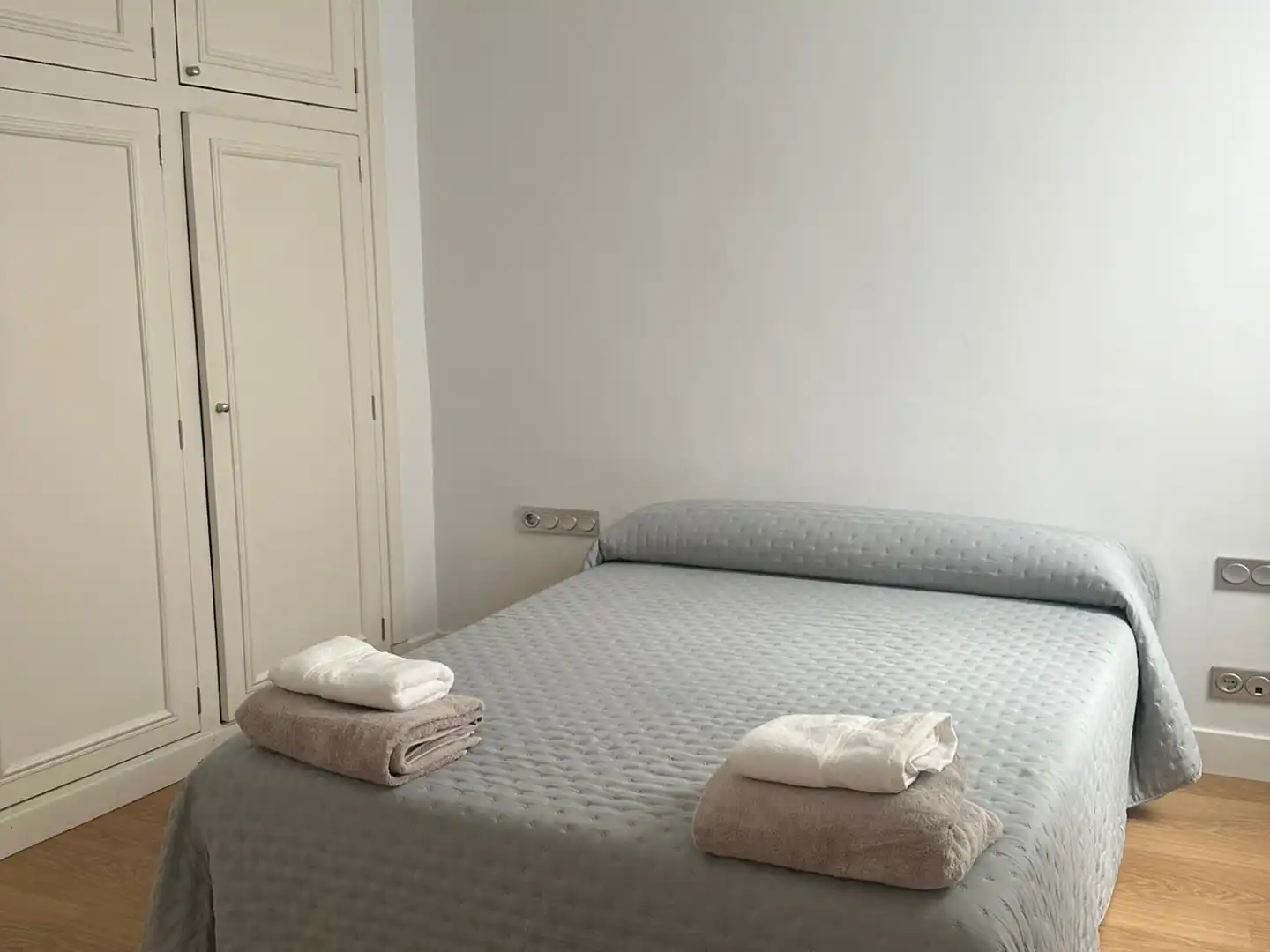 Bedroom of Flat for rent in Donostia - San Sebastián   with Furnished and Washing machine