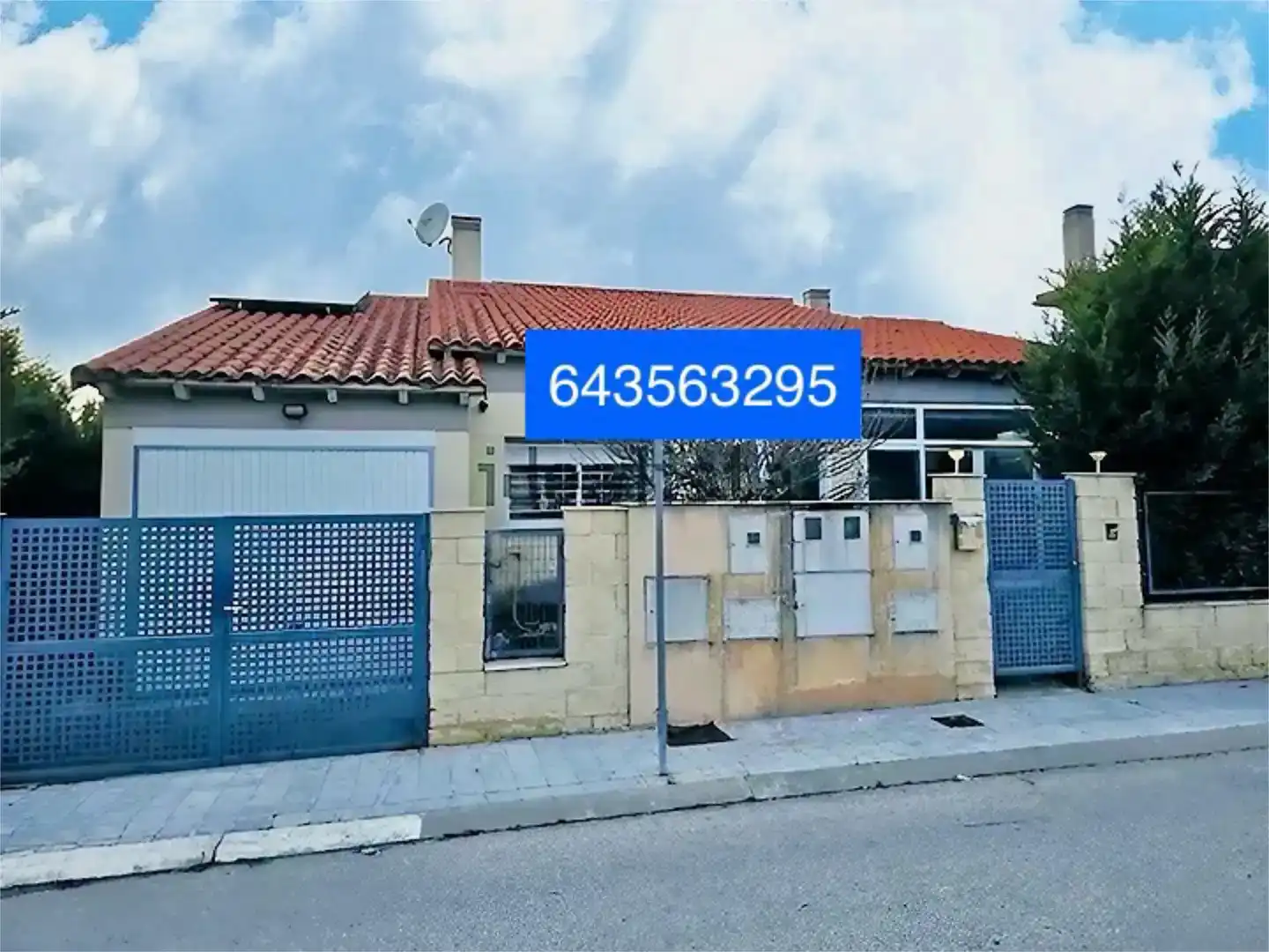 Vista exterior de Casa o chalet en venta en Pioz con Aire acondicionado, Piscina y Balcón