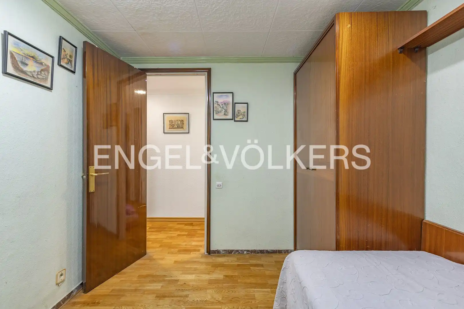 Habitación de Casa adosada en venta en Terrassa con Calefacción, Jardín privado y Terraza
