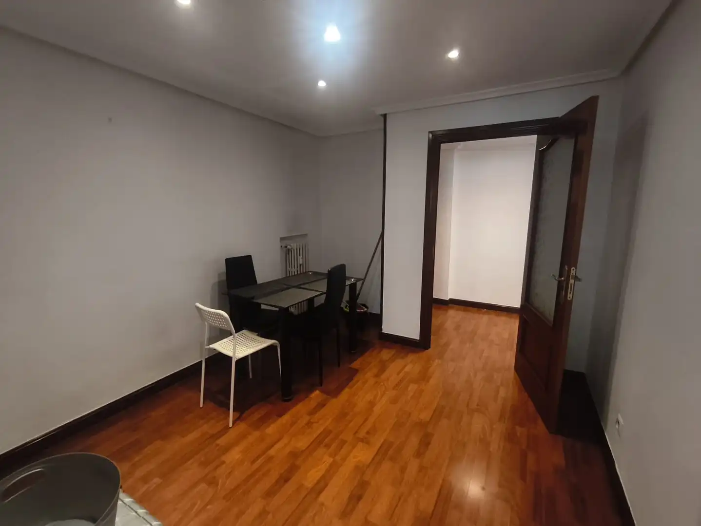 Piso en venta en Oviedo  con Calefacción, Parquet y Amueblado