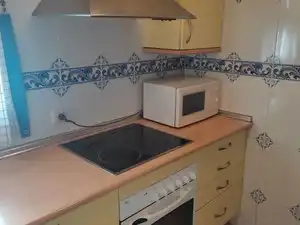Cocina de Piso en venta en Badajoz con Calefacción, Lavadora y Microondas