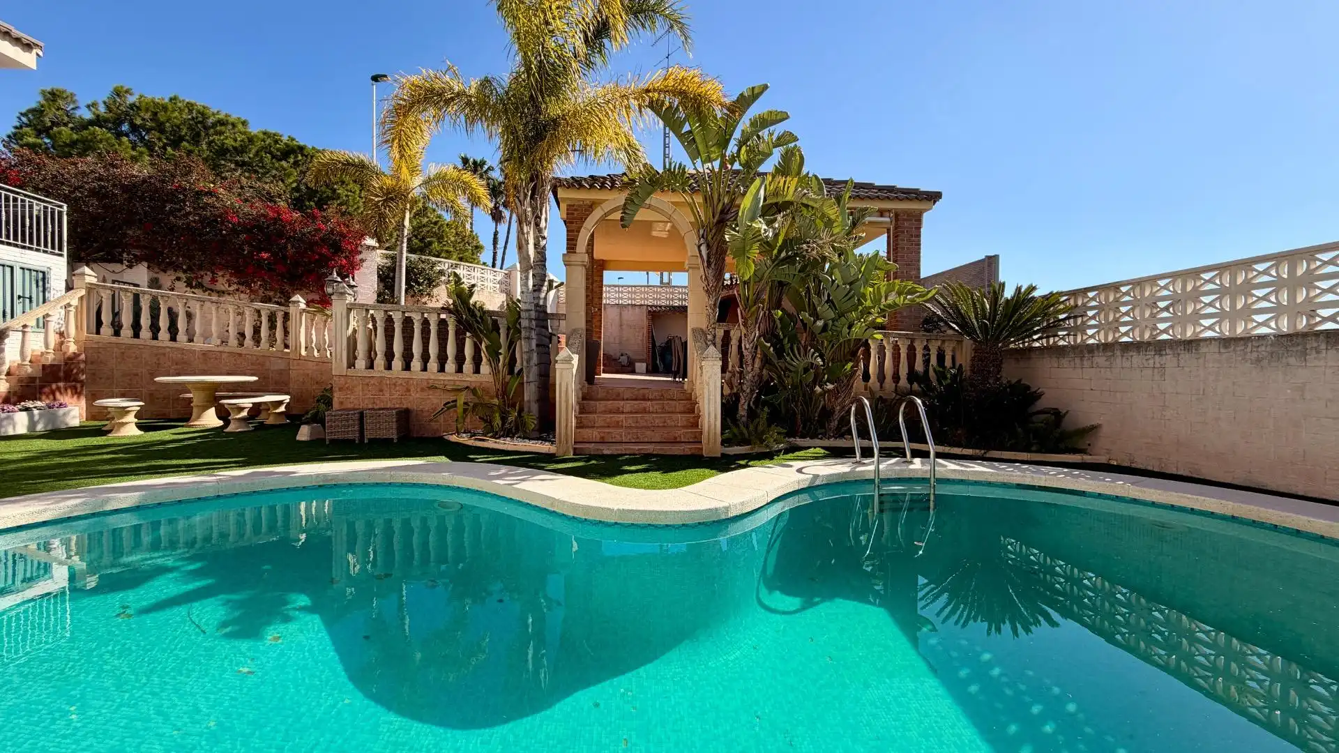 Swimming pool of Houses for sale in Elche / Elx  with Air Conditioner, Heating and Terrace