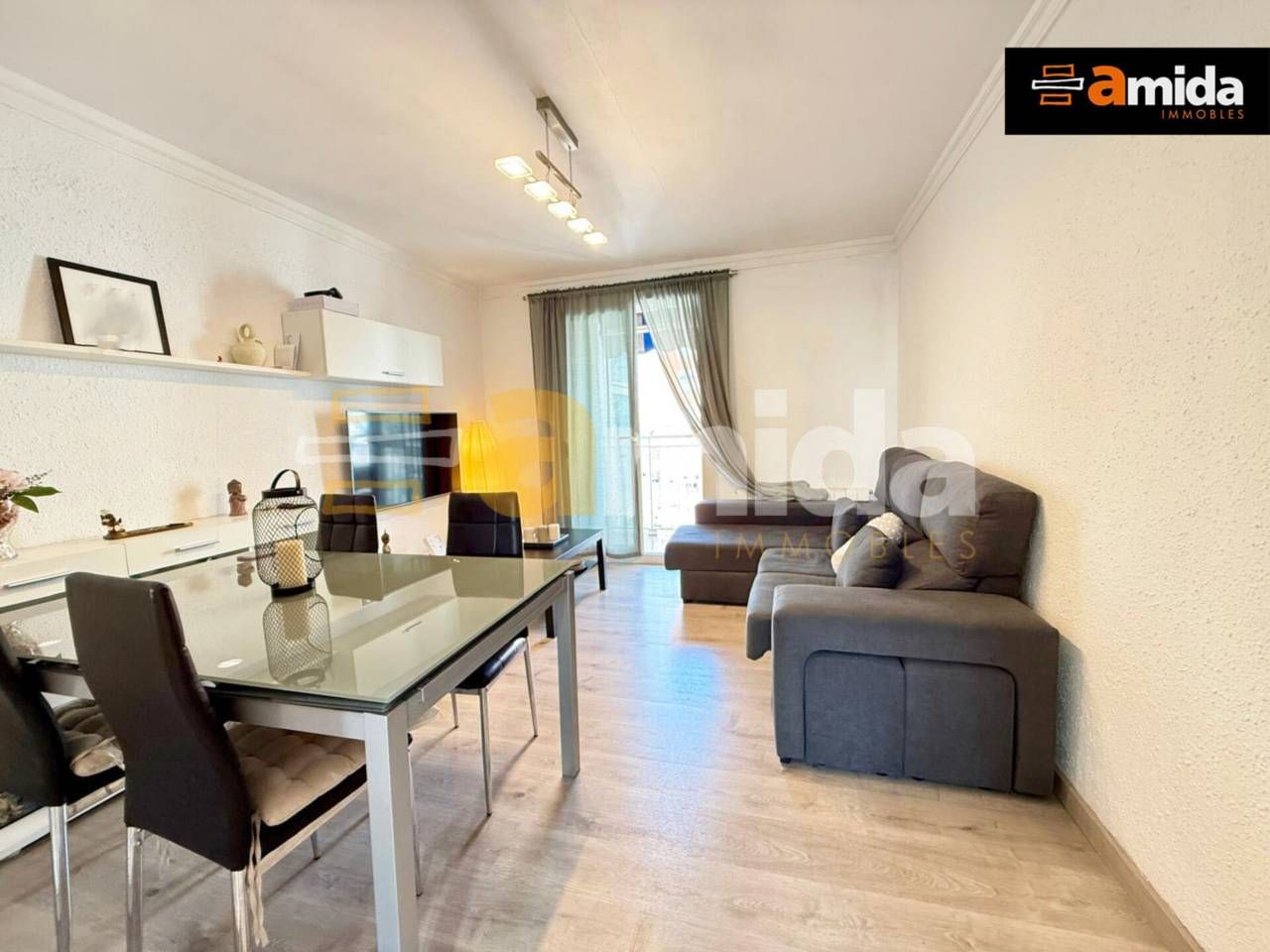 Living room of Flat for sale in Sabadell  with Air Conditioner, Heating and Parquet flooring