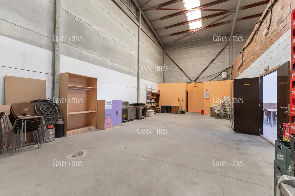 Industrial buildings for sale in Náquera