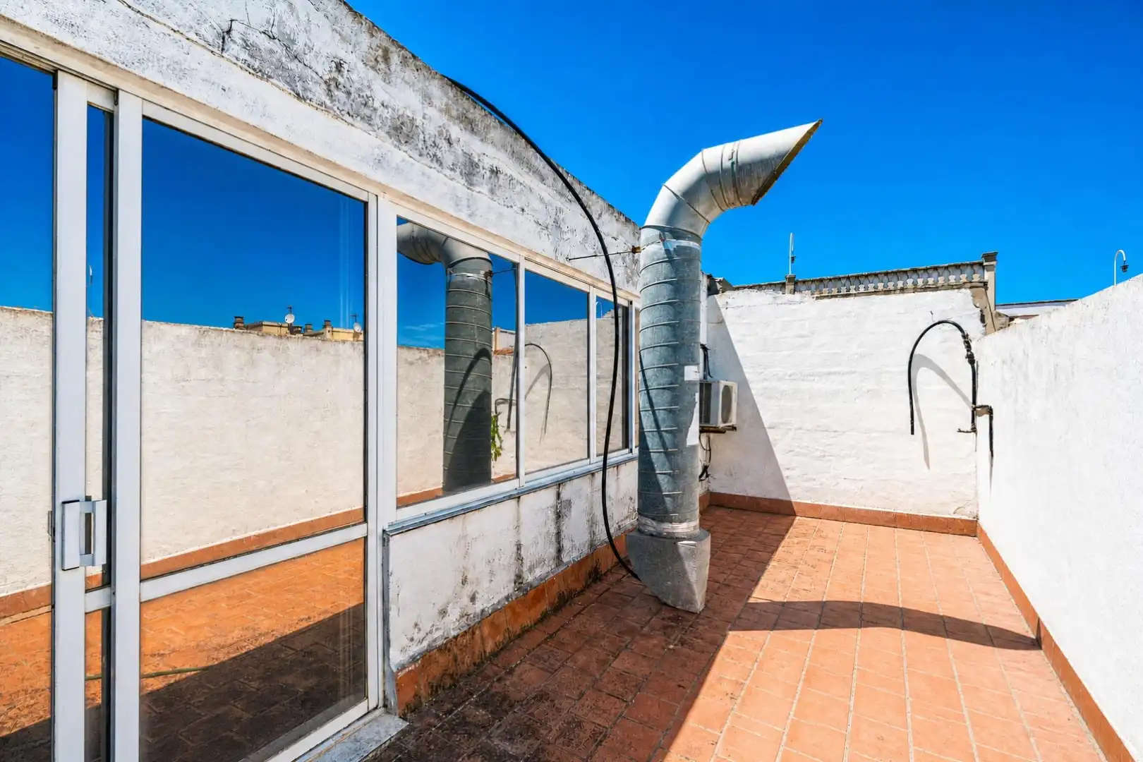 Vista exterior de Local en venta en  Palma de Mallorca con Aire acondicionado y Terraza