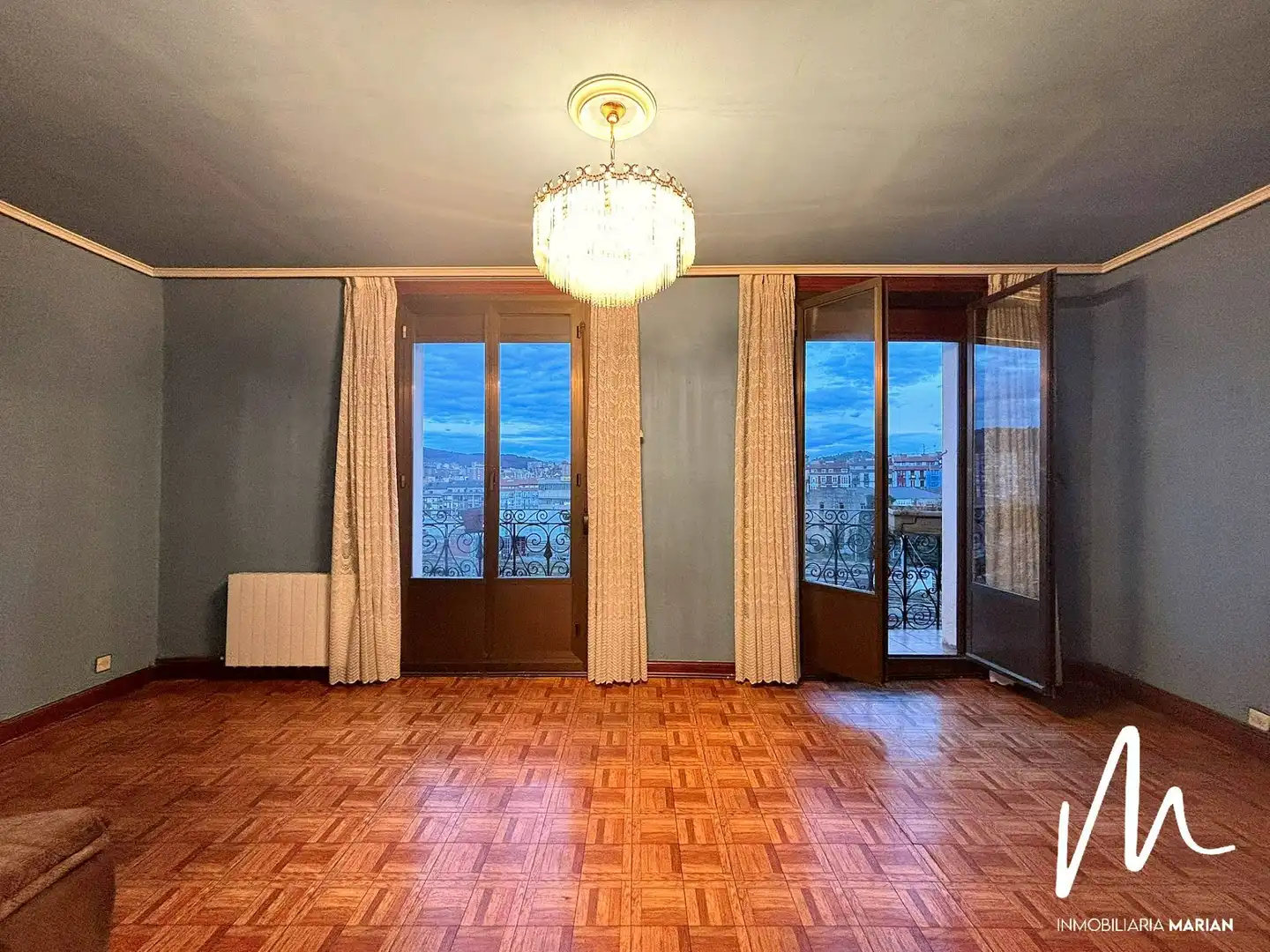Wohnzimmer von Wohnung zum Verkauf in Bilbao  mit Heizung