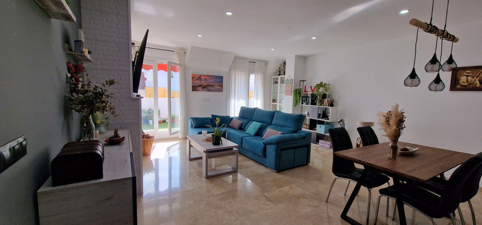 Sala d'estar de Àtic en venda en  Huelva Capital amb Aire condicionat, Calefacció i Terrassa