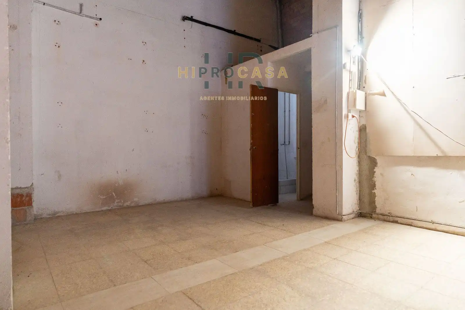 Business premises for sale in CALLE AGUILA, imagen 2