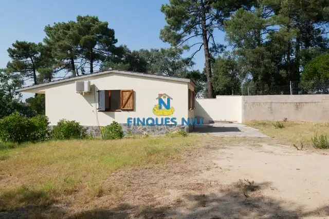 Vista exterior de Casa o xalet en venda en Vidreres amb Calefacció