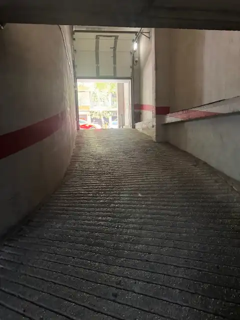 Garage for rent in Girona