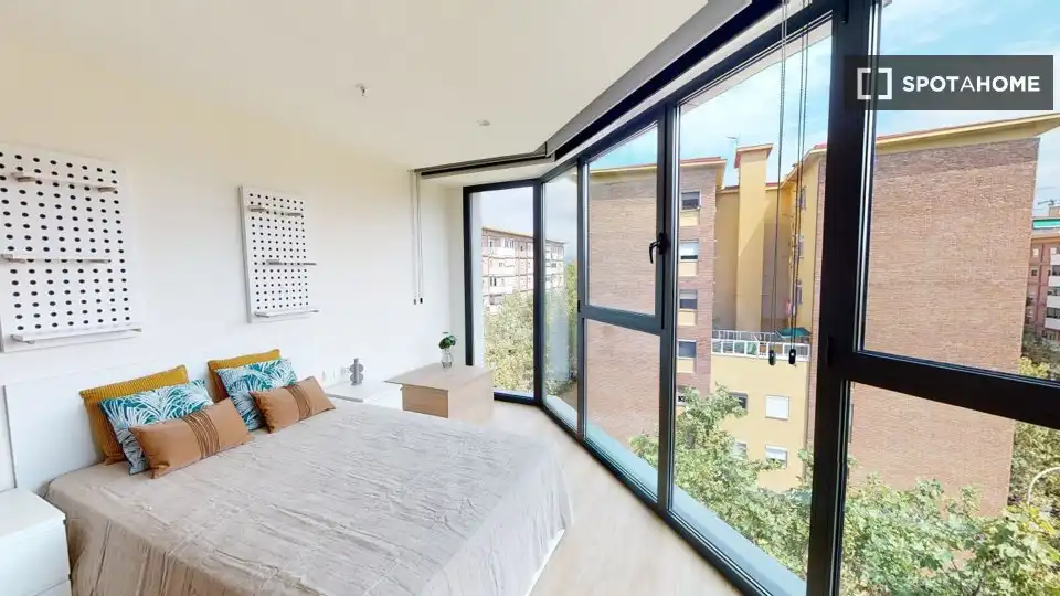 Habitación de Piso de alquiler en Moncada con Aire acondicionado, Calefacción y Amueblado