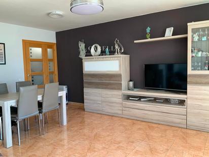 Sala d'estar de Pis en venda en Terrassa amb Terrassa, Traster i Balcó