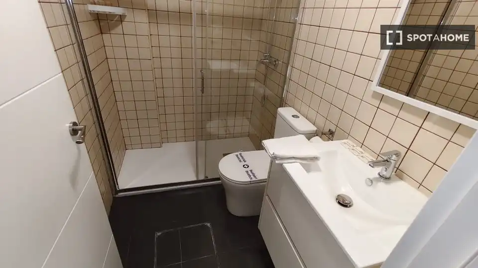 Badezimmer von Wohnung zur Miete in Carabanchel