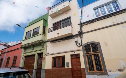 Vista exterior de Casa o xalet en venda en Arucas amb Terrassa i Balcó