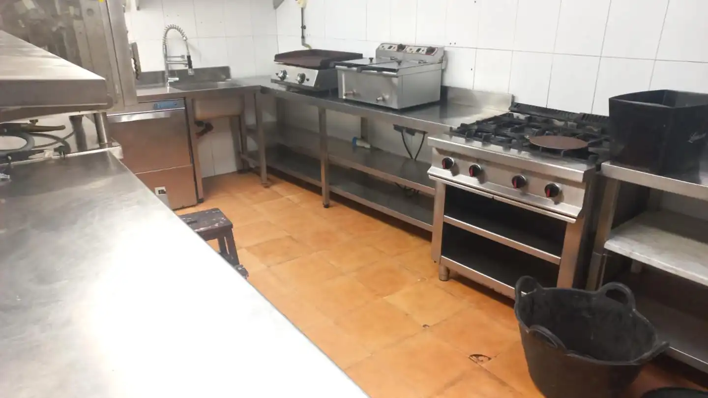 Local comercial en venda a Villaviciosa - Amandi, imagen 2