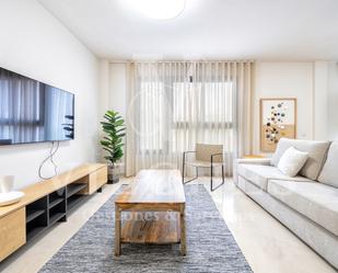 Sala d'estar de Dúplex de lloguer en Las Palmas de Gran Canaria amb Aire condicionat i Moblat