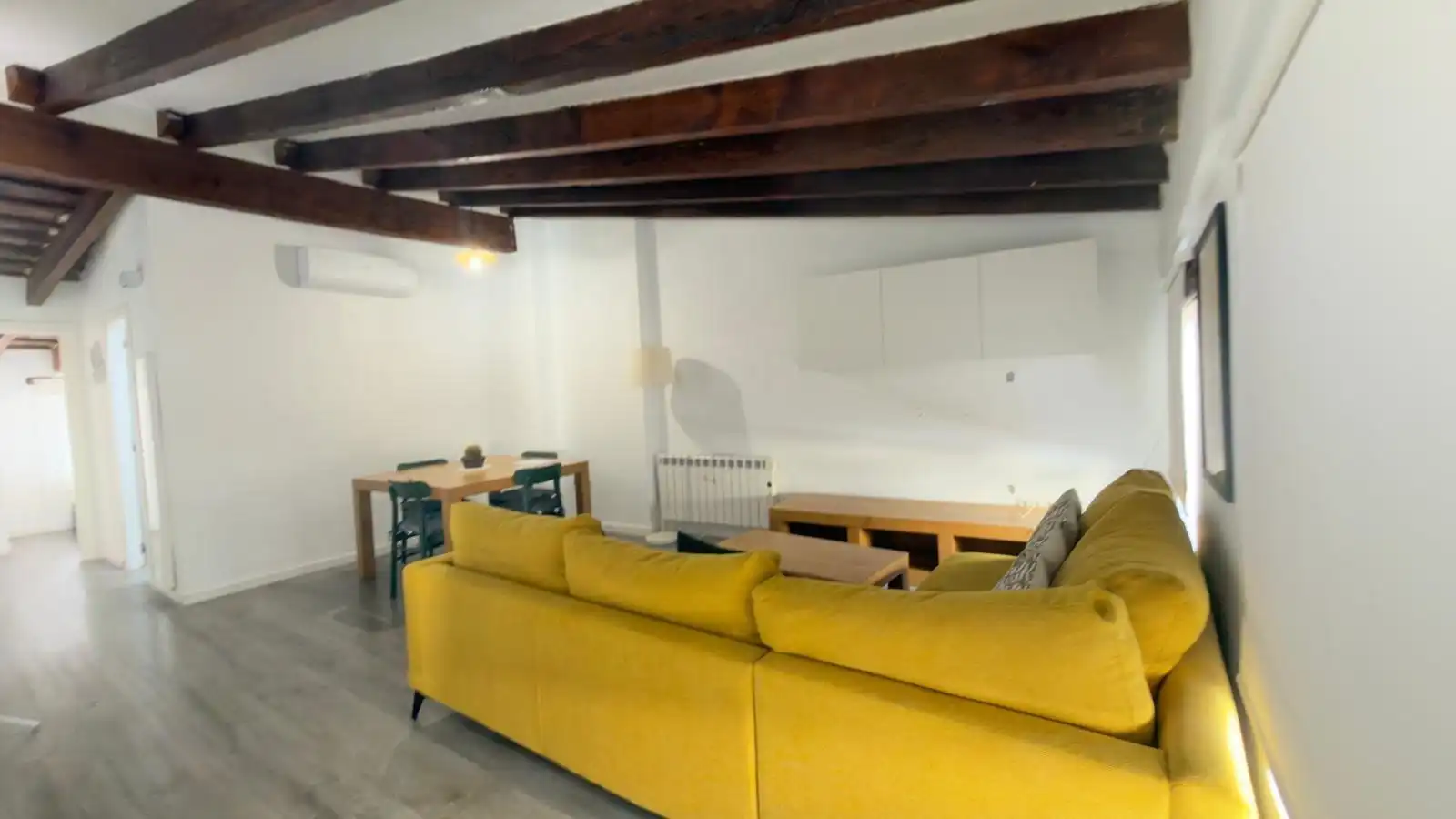 Wohnzimmer von Wohnung zur Miete in Valencia mit Klimaanlage, Heizung und Parkett