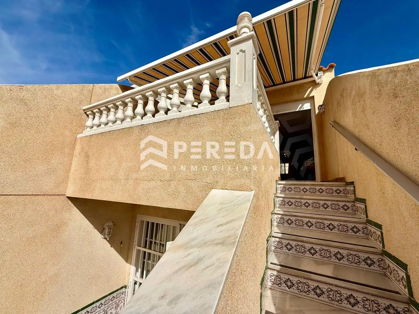 Exterior view of Houses for sale in Roquetas de Mar  with Terrace and Community pool