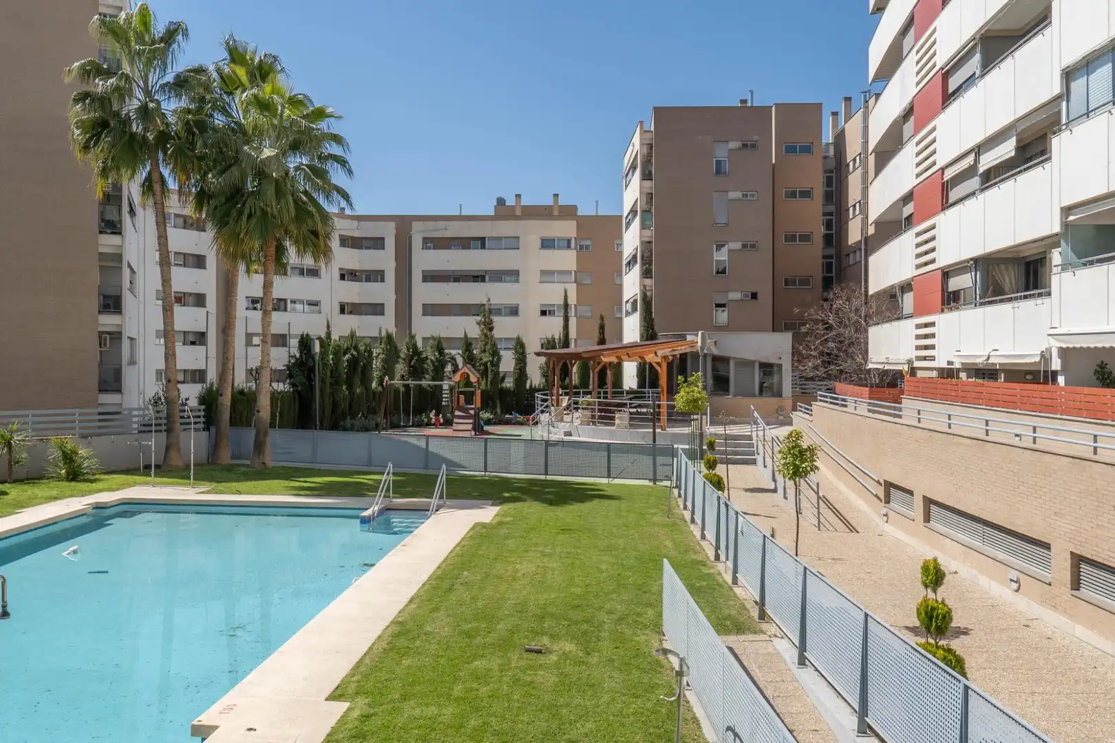 Swimming pool of Flat for sale in Granada  with Air Conditioner, Heating and Private garden
