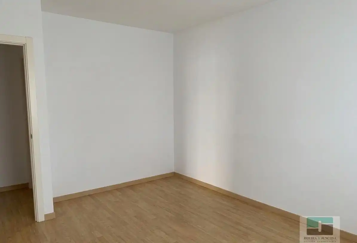 Habitación de Piso de alquiler en Castelldefels con Aire acondicionado, Calefacción y Parquet