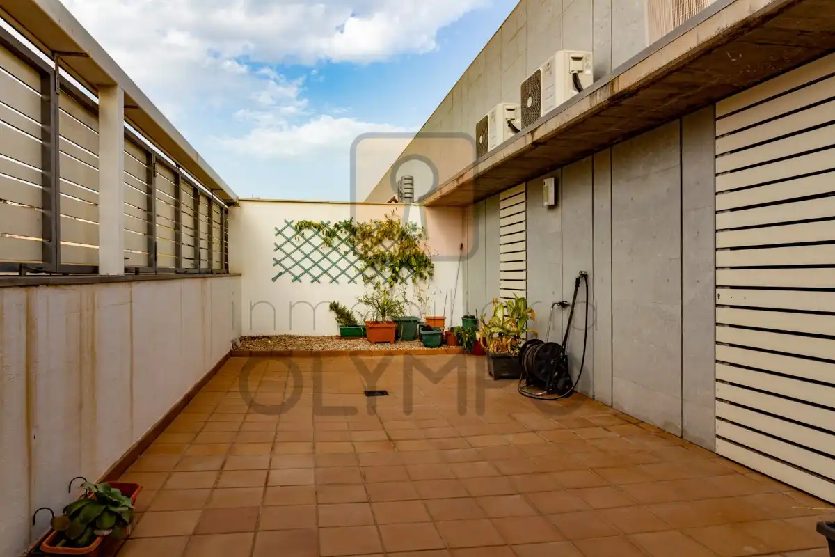 Terrasse von Dachboden zur Miete in Santa Cruz de Tenerife mit Klimaanlage, Terrasse und Abstellraum
